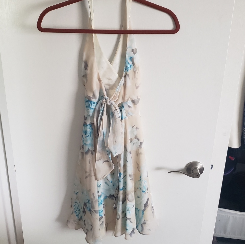 Spring/Summer Dress - Picture 2 of 3